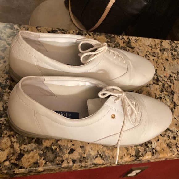 Easy Spirit Anti-gravity white shoes tie strings side logo excellent condition - Picture 2 of 9
